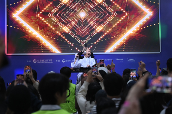 NewJeansNim remixes his track "Rebirth In Paradise" with EDM at the Seoul International Buddhism Expo, which took place at the Seoul Trade Exhibition and Convention Center from April 4 to 7 this year. [SEOUL INTERNATIONAL BUDDHISM EXPO]