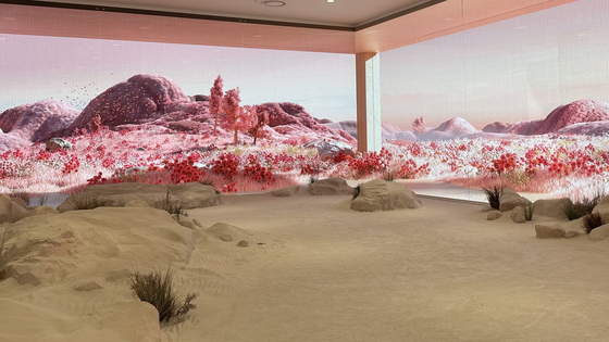 Floral Desert, one of the 18 zones at Le Space, an immersive media art exhibition inside the new Inspire Entertainment Resort on Yeongjong Island [LE SPACE] 
