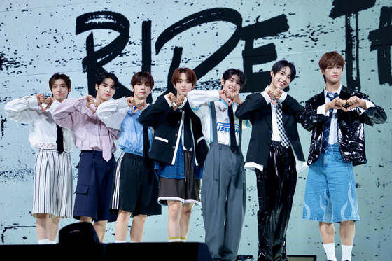 NEXZ, JYP Entertainment's latest boy band, poses for the camera during its debut showcase held Monday at the Yes24 Live Hall in eastern Seoul, ahead of the 6 p.m. release of its debut single ″Ride the Vibe″ [DANIELA GONZALEZ PEREZ]