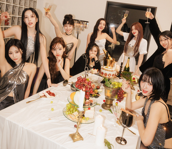 Twice amassed over 20 million total followers on its Spotify channel and surpassed 10 billion cumulative streams on the service worldwide on May 2. [JYP ENTERTAINMENT]