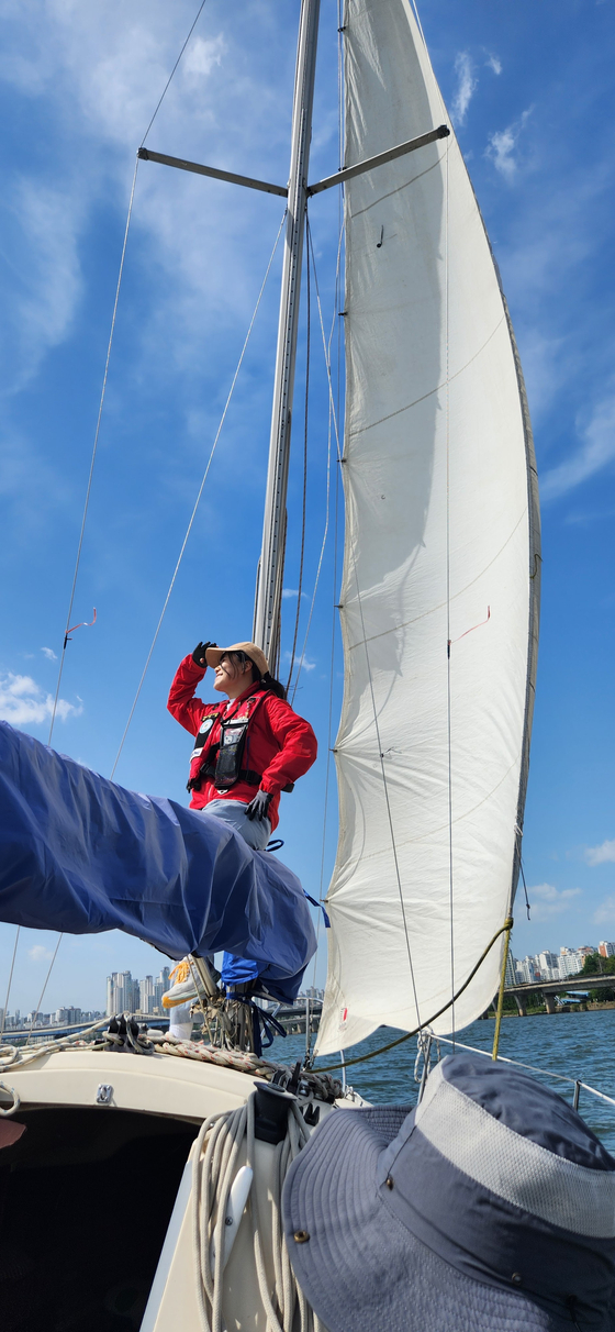 Oh captain, my captain! Mary has her main character moment. Someone get her down from there. [SAILING PARADISE]