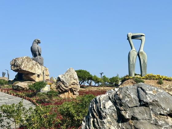 Sinan Bird Sculpture Park in Heuksan Island [LEE JIAN]