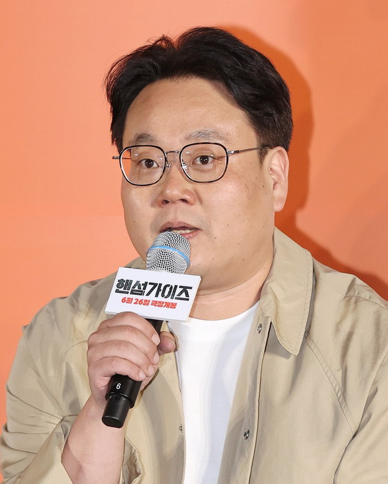 Director Nam Dong-hyub speaks during a press conference held in Gwangjin District, eastern Seoul, on Monday. [YONHAP]. 