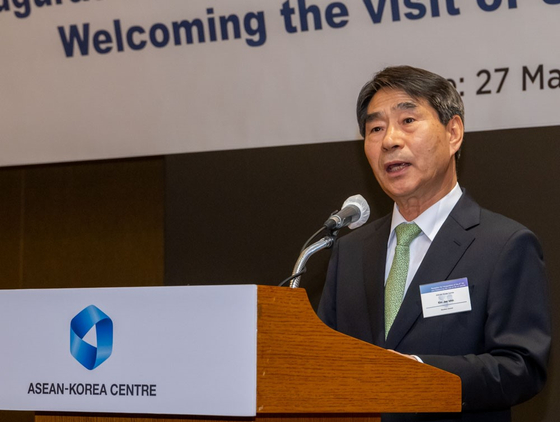 Secretary General Kim Jae-shin of the Asean-Korea Centre delivers his inaugural and welcoming address during the inauguration ceremony at Lotte Hotel Seoul on Monday. [ASEAN-KOREA CENTRE]