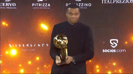 Kylian Mbappe wins the Globe Soccer's Best Player of Year award [ONE FOOTBALL]
