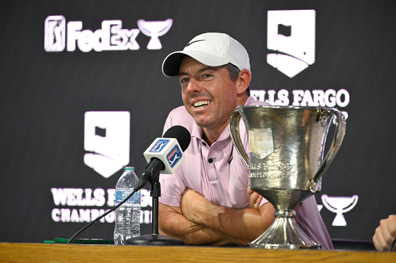 Rory McIlroy talks with the media after the final round of Wells Fargo Championship at Quail Hollow Club in Charlotte, North Carolina on May 12. [GETTY IMAGES] 