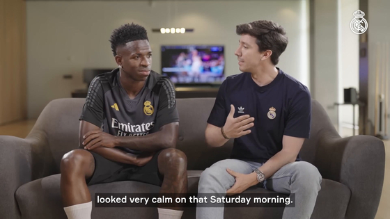 Vinicius Junior, left, speaks about how he prepared the 2022 Champions League final. [ONE FOOTBALL] 