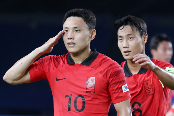 Korea's Cho Young-wook salutes during a Hangzhou Asian Games match against Kuwait at Jinhua Stadium in China on Sept. 19, 2023. [NEWS1] 