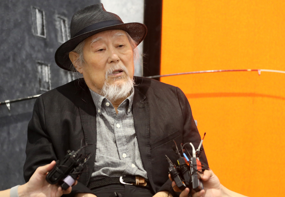 Artist Kim Ku-lim speaks during a press conference for his solo retrospective at the National Museum of Modern and Contemporary Art's Seoul branch in central Seoul on Aug. 24, 2023. [NEWS1]