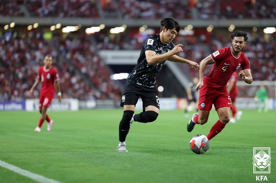 Bae Jun-ho makes his Korea debut at Singapore National Stadium in Singapore on Thursday.  [NEWS1]