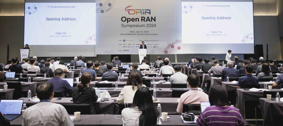 Takki Yu, vice president at SK Telecom, speaks at a five-day O-RAN Alliance meeting held in Incheon on Wednesday. [SK TELECOM] 
