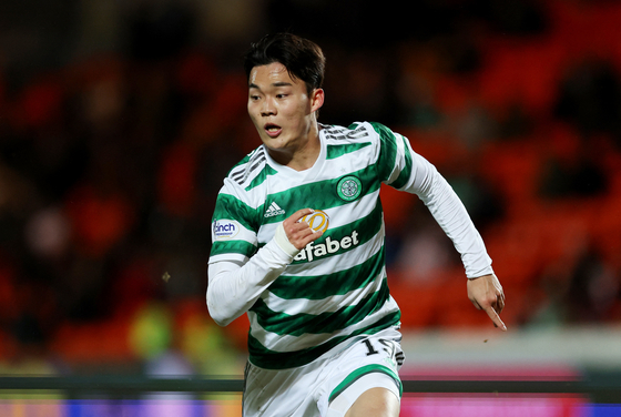Celtic forward Oh Hyeon-gyu is in action during a match against Dundee United in Dundee, Scotland on Jan. 29, 2023. [REUTERS/YONHAP]