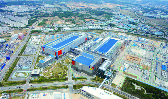 Aerial shot of Samsung Electronics' Pyeongtaek fabrication plant [SAMSUNG ELECTRONICS]
