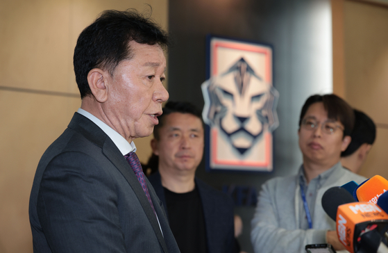 KFA National Team Committee Head Chung Hae-sung speaks during a briefing at the KFA House in central Seoul on April 2. [YONHAP]