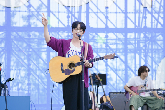 10CM performs at Weverse Park at Discovery Park in Incheon on June 15. [2024 WEVERSE CON FESTIVAL]
