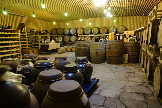 Jinmaek distillery inside Menge Village [JOONGANG ILBO]