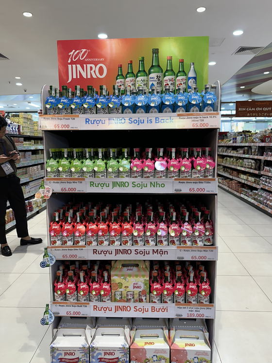 Shelves are stocked with Hitejinro's soju products in a Fuji Mart in Hanoi, Vietnam. [SEO JI-EUN]