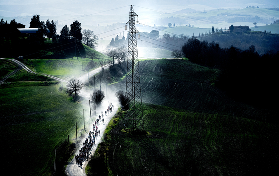 This image of the 2023 Strade Biancha bicycle race in Tuscany by photographer James Startt won the Cycling category at the 2024 World Sports Photography Awards.  [JAMES STARTT]