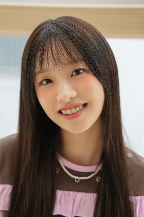 Solo artist Chuu will release her second EP ″Strawberry Rush″ on Tuesday. [ATRP]