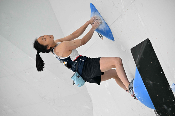 Korea's Seo Chae-hyun competes during the women's boulder final at the Olympic Qualifier Series in Budapest, Hungary on Sunday. [AFP/YONHAP]