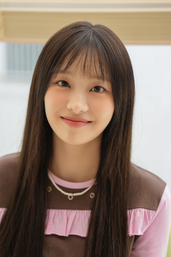 Solo artist Chuu will release her second EP ″Strawberry Rush″ on Tuesday. [ATRP]