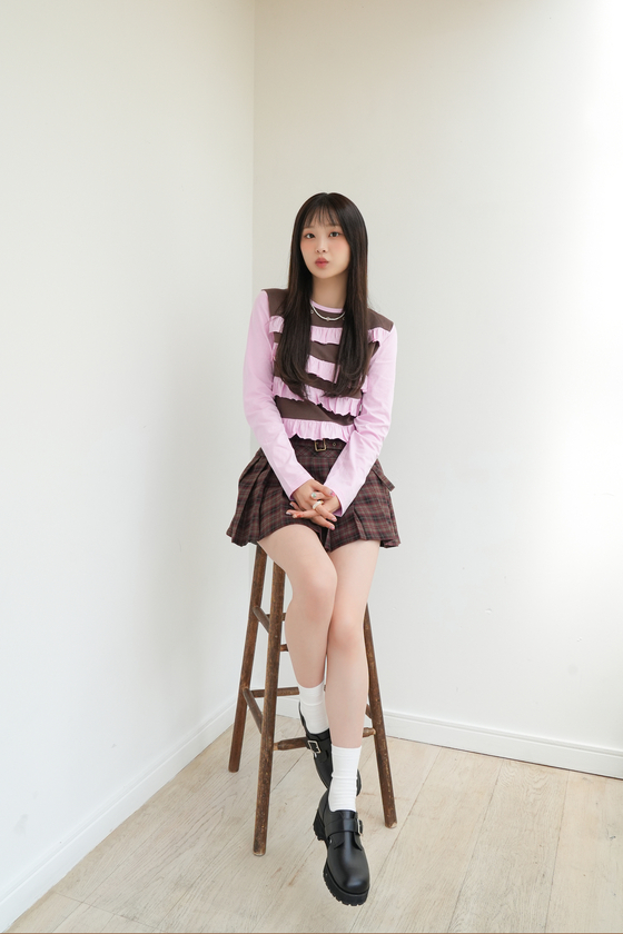 Solo artist Chuu will release her second EP ″Strawberry Rush″ on Tuesday. [ATRP]