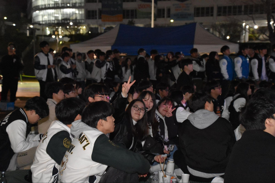 The inauguration ceremony of Pusan National University's College of Natural Sciences held at the university's Neokneokhan-Teo in March. [YOU SEUNG-HYUN] 