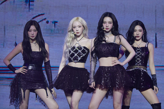 Girl group aespa kicked off its second world tour, ″Synk: Parallel Line,″ on Saturday and Sunday at the Jamsil Indoor Stadium in Songpa District, southern Seoul. [SM ENTERTAINMENT]