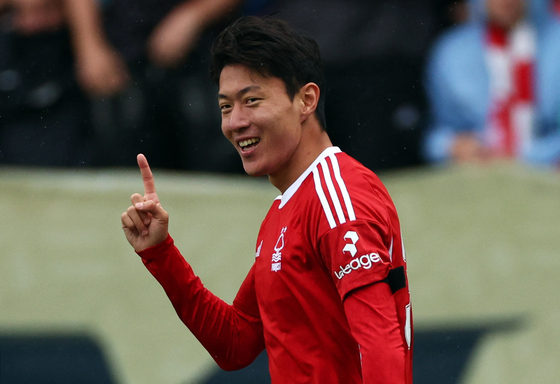 Hwang Ui-jo celebrates scoring a goal for Nottingham Forest in a pre-season friendly against Notts County at Meadow Lane in Nottingham, England on July 16, 2023. [REUTERS/YONHAP]