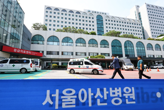 Asan Medical Center in Songpa District, southern Seoul, on Thursday [KIM JONG-HO]