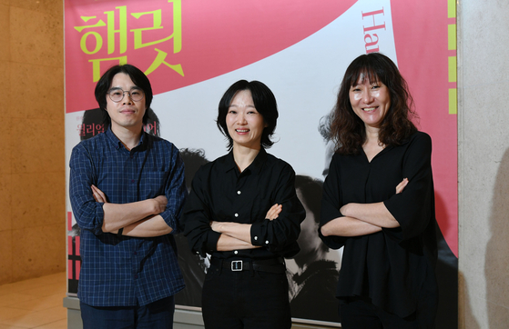 From left: Playwright Jeong Jin-sae, actor Lee Bong-ryeon and director Bu Sae-rom pose during a press conference for the National Theater Company of Korea's latest adaptation of ″Hamlet″ at Myeongdong Theater in central Seoul on Monday. [NATIONAL THEATER COMPANY OF KOREA]