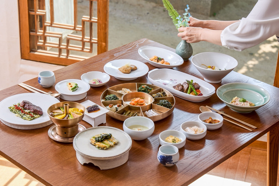 Dishes from the renewed summer menu at the Korea House in Jung District, central Seoul [KOREA HERITAGE AGENCY]