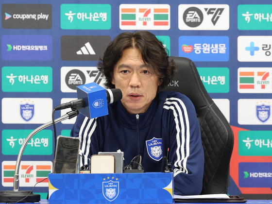 Hong Myung-bo speaks during a press conference that took place after a K League 1 match between Ulsan HD and Gwangju FC at Munsu Football Stadium in Ulsan on Wednesday. [YONHAP]