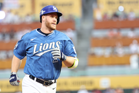 David MacKinnon runs the bases after hitting a two-run home run with two outs in the bottom of the fourth inning during the KBO All-Star game on Saturday at SSG Landers Field in Incheon. [YONHAP]