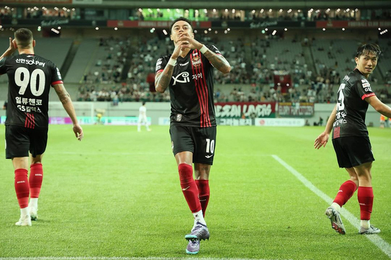 FC Seoul midfielder Jesse Lingard, center, celebrates during a K League 1 match against Daejeon Hana Citizen at Seoul World Cup Stadium in western Seoul in a photo shared on his Instagram account on Wednesday. [SCREEN CAPTURE]