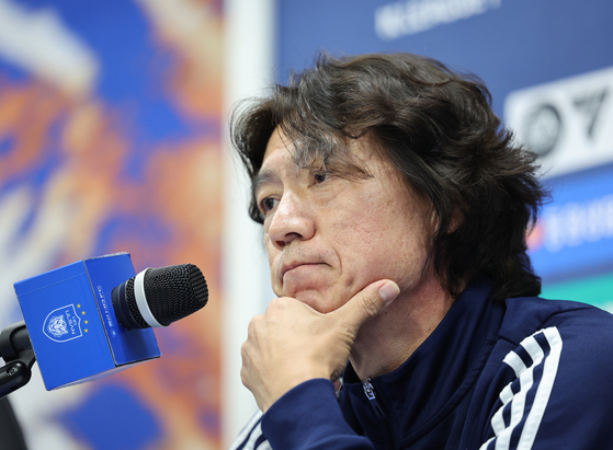 Hong Myung-bo speaks during a press conference after a match between Ulsan HD and Gwangju FC at Munsu Football Stadium in Ulsan on Wednesday. [YONHAP]