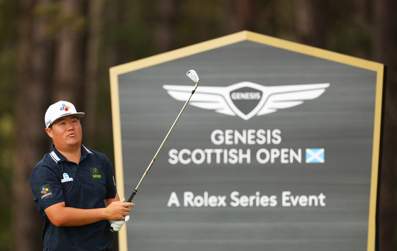 Korea's Im Sung-jae tees off on the 17th hole during day one of the Genesis Scottish Open at The Renaissance Club on Thursday in North Berwick, Scotland. [GETTY IMAGES]