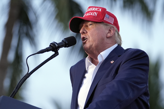 Republican presidential candidate former President Donald Trump speaks at a campaign rally in Miami, Flordia on Tuesday. [AP/YONHAP]