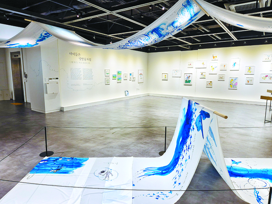 “Summer Theater Suzy Lee Exhibition” is held at Suncheon Picture Book Library, located in South Jeolla.  [HONG Ji-YU]