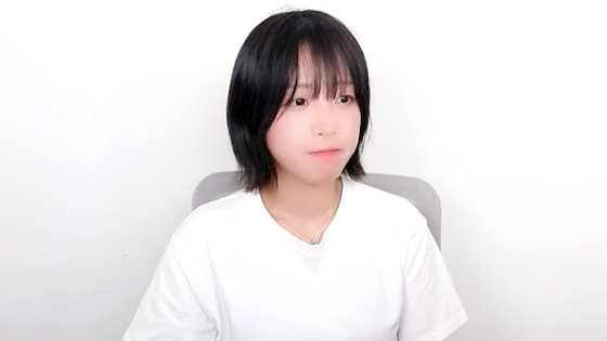 Mukbang YouTuber Tzuyang discusses personal controversies a video on Thursday [SCREEN CAPTURE]