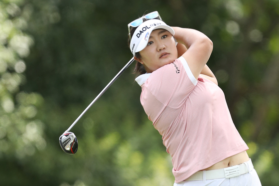 Korea's Ryu Hae-ran plays her shot from the ninth tee during the final round of the Dana Open at Highland Meadows Golf Club on Sunday in Sylvania, Ohio. [AFP/YONHAP]