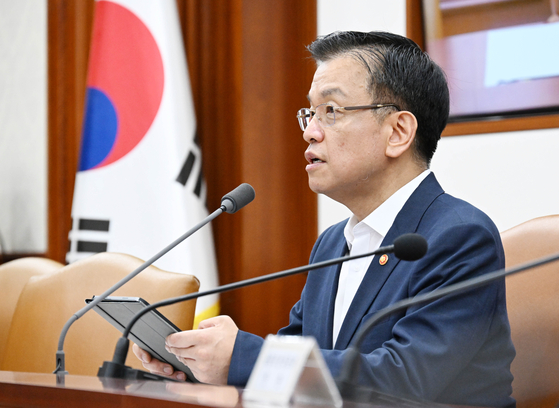 Finance Minister Choi Sang-mok speaks during an economic ministerial meeting held at the government complex in central Seoul on Tuesday. [MINISTRY OF ECONOMY AND FINANCE]