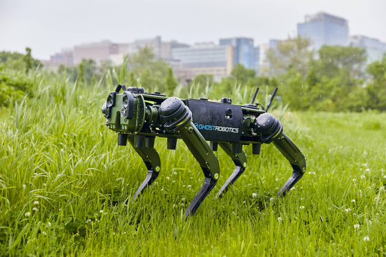 Ghost Robotics' Vision 60, a four-legged robot that can endure tough weather conditions and can move quickly in water. [LIG NEX1] 