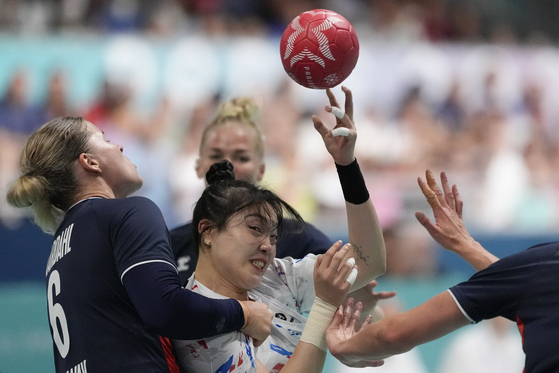 한국 여자핸드볼 대표팀, 파리올림픽서 노르웨이에 26-20으로 패