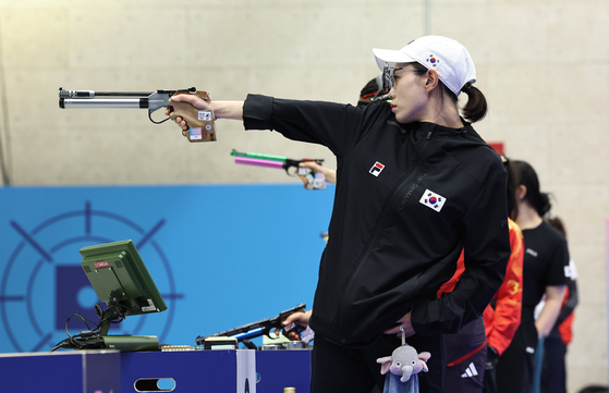Kim Ye-ji competes during the women's 10-meter air pistol final in Chateauroux, France on July 28.  [XINHUA/YONHAP]
