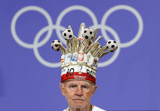 A Poland fan attends a women's volleyball match between Poland and Kenya at the South Paris Arena in Paris on Wednesday.  [REUTERS/YONHAP]