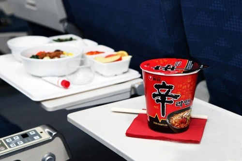 Shin Ramyun cup noodles served to passengers in economy class on Korean Air flights. [NONGSHIM]
