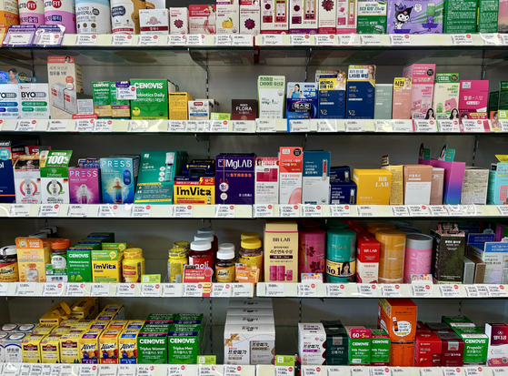 Weight loss supplements for sale at a drugstore in Seongnam, Gyeonggi, on Monday [LEE JIAN]