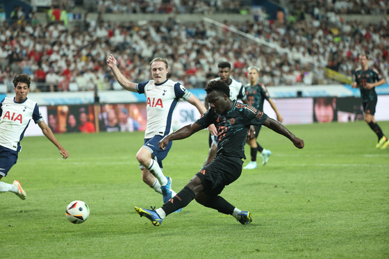 Bayern Munich's Nestory Irankunda shoots during a Coupang Play Series match against Tottenham Hotspur at Seoul World Cup Stadium in western Seoul on Saturday. [YONHAP] 