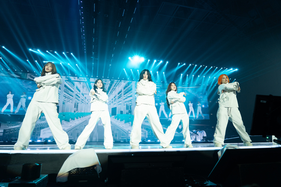 Girl group (G)I-DLE performing at the band's concert on Aug. 3 and 4 held at the KSPO Dome in southern Seoul [CUBE ENTERTAINMENT]